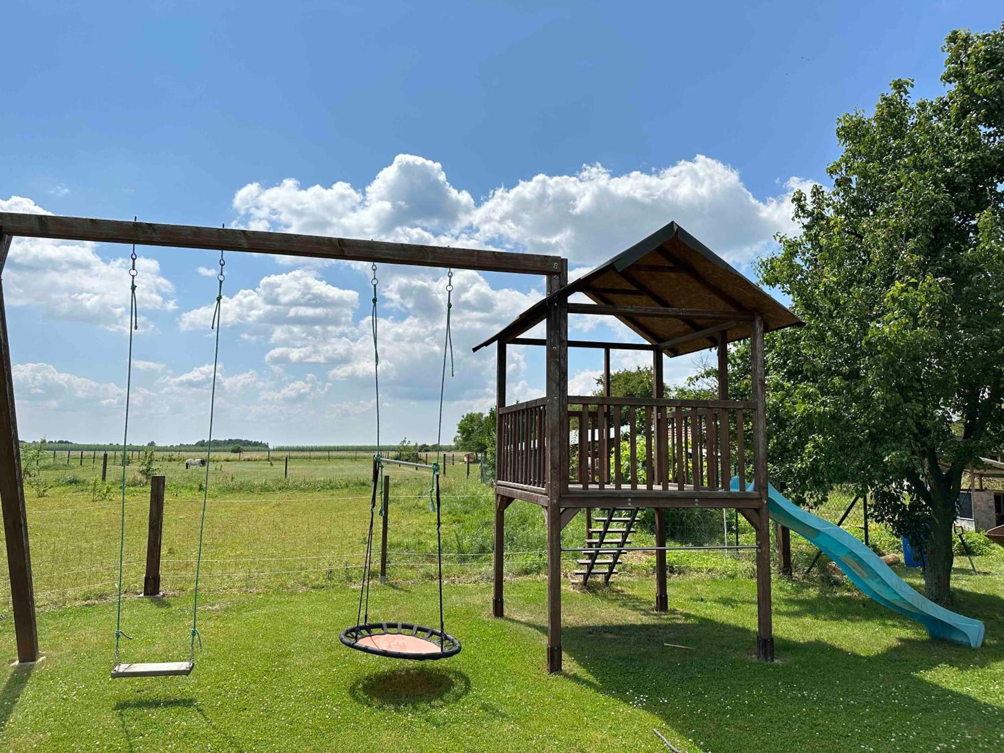 Penzion - Apartman Prestavlky Trsice Exterior photo